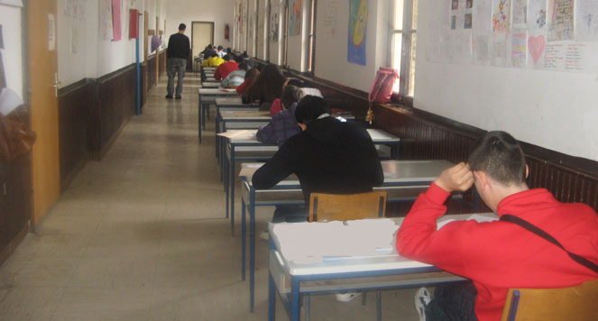 Učenici osmog razreda na probnom završnom ispitu
